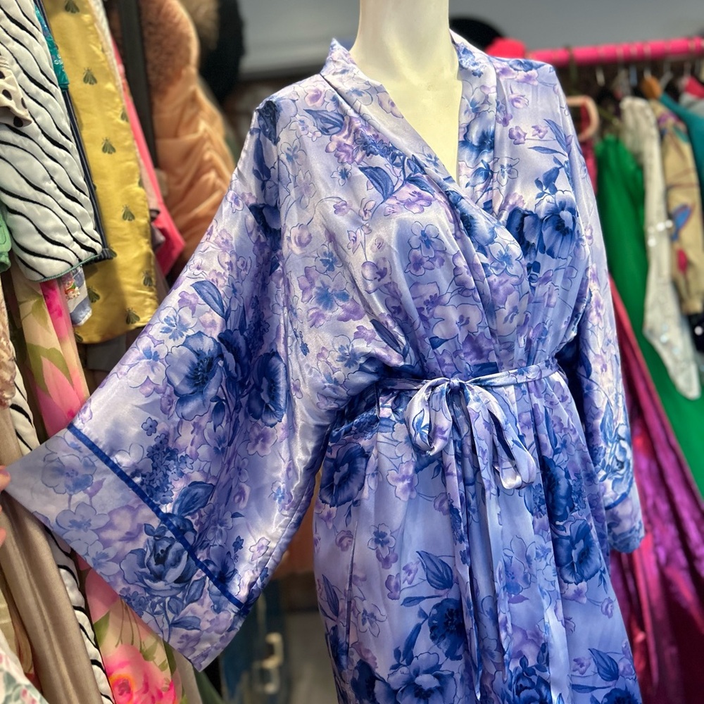 Lilac Floral Robe - Picture 4 of 10